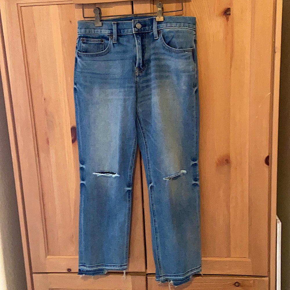 Lucky Brand Mid Rise Boyfriend Ripped Capri Jean 25